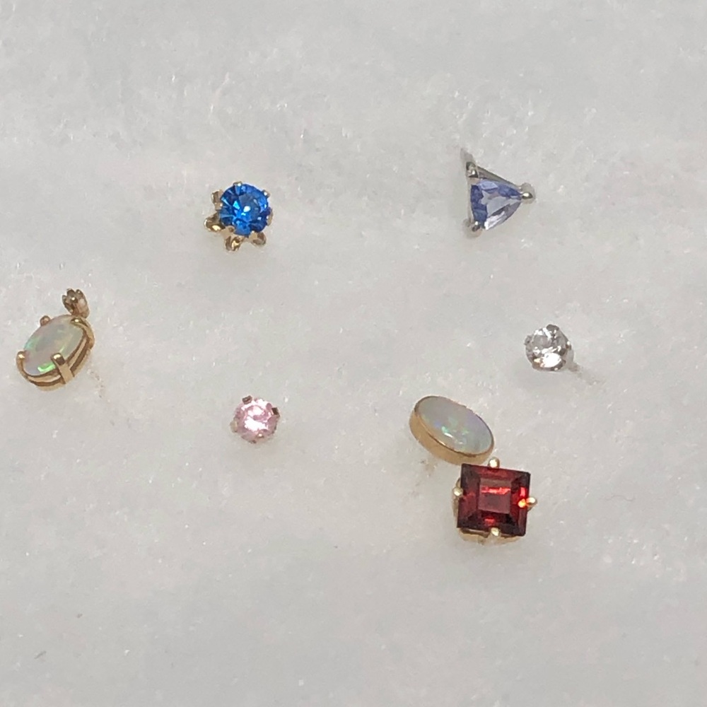 Solid 14K yellow gold marked 14K single gemstone stud earrings Lot Of 7